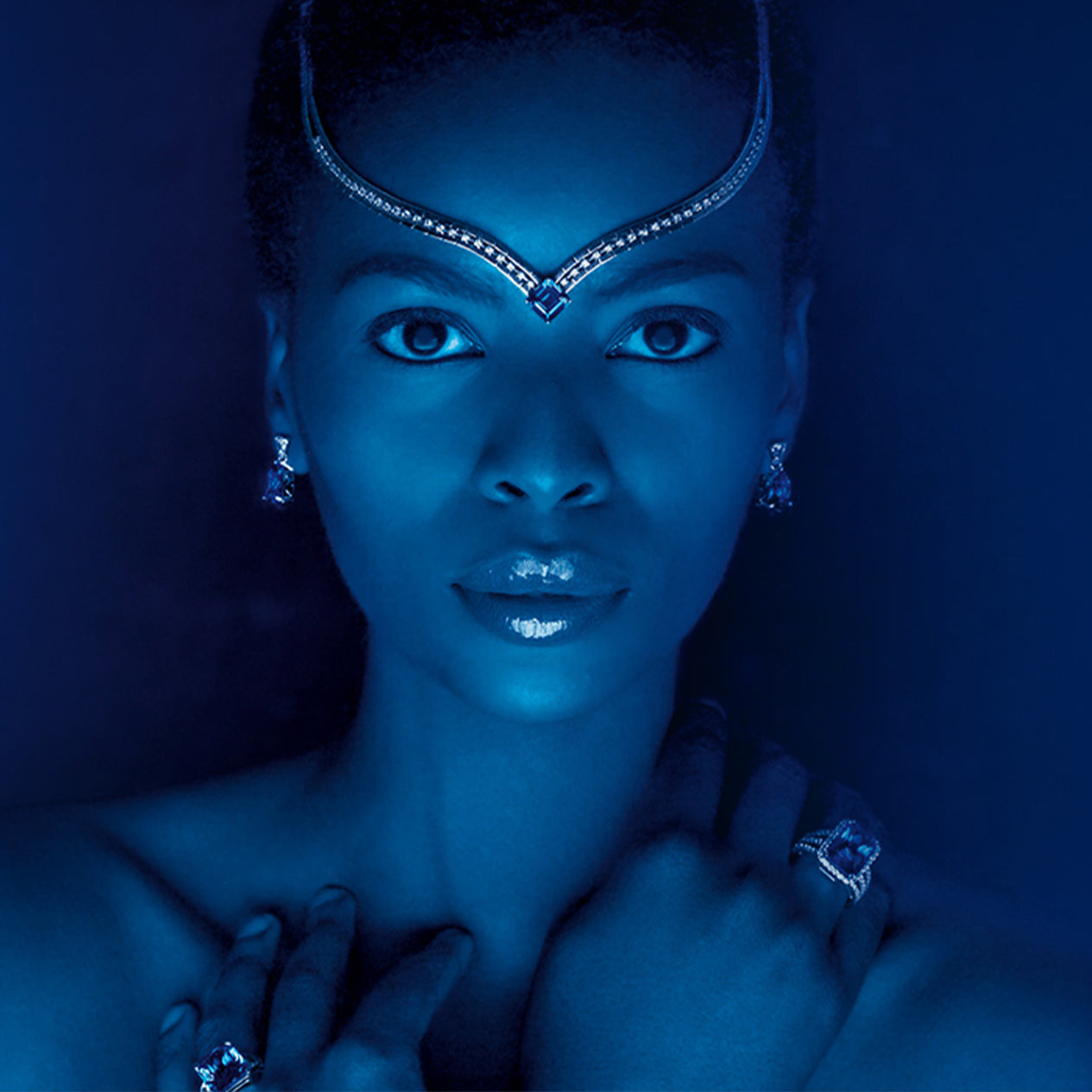 Shimansky Ayanda Tanzanite woman wearing exclusive Tanzanite jewellery