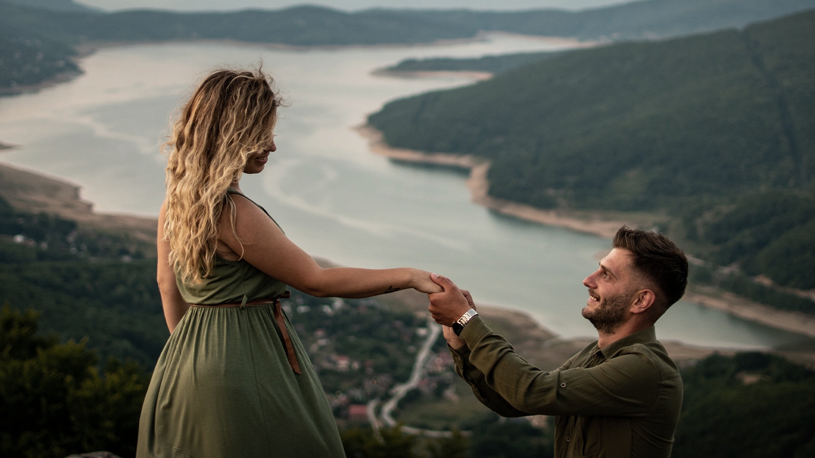WHEN TO PROPOSE – PLAN YOUR ENGAGEMENT AROUND THE PERFECT OCCASION - SHIMANSKY.CO.ZA